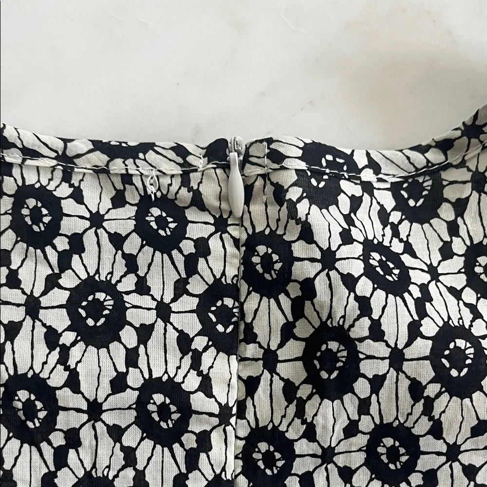 Beulah Top Size ONE Black White Long Puff Sleeve Lace-Like Pattern - Picture 12 of 13